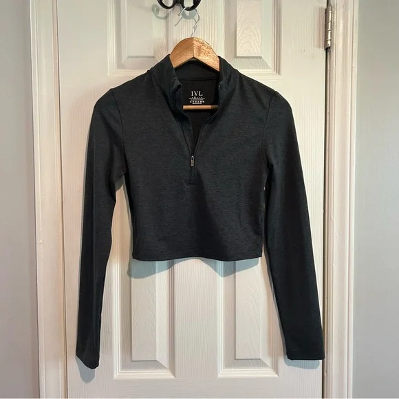IVL Cropped Half Zip in Grey - Size Small - Picture 4 of 9